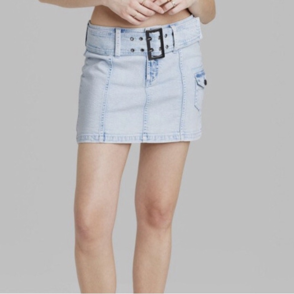 Wild Fable by Target Light Wash Denim Mini Skirt Size 4